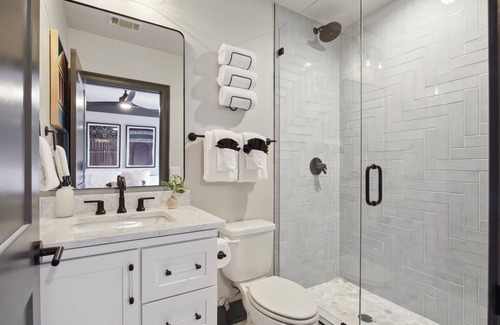 Old West Broad Neighborhood Apartment | Newly Renovated Home | Near Forsyth Park