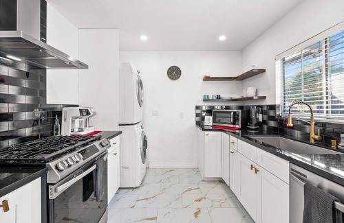 Fairview House | Newly Renovated Home!