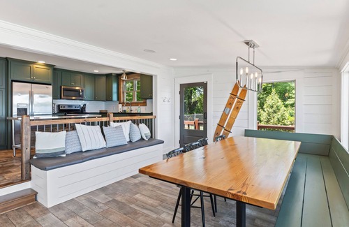 Pleasure Point House | Newly Renovated House with The Best View on the Lake!