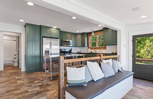 Pleasure Point House | Newly Renovated House with The Best View on the Lake!