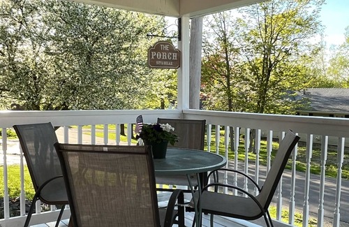 Lakewood House | Newly renovated house close to shopping, boating, fishing and golf