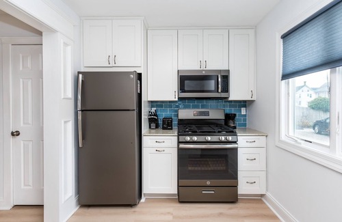 Cape May Condo | Newly renovated in 2024. Short walk to everything Cape May has to offer.