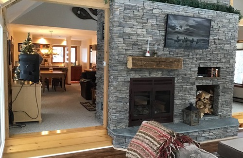 Killington House | Newly Renovated Killington House, Private, hot Tub, two Sided Fireplace