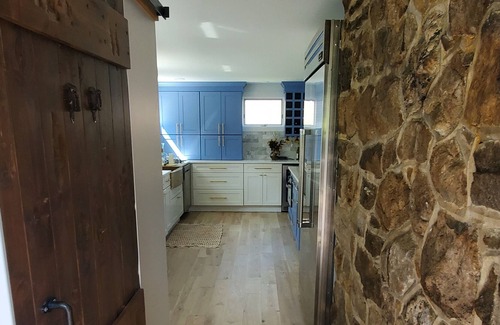 Hopatcong House | Newly Renovated Lake Front House/Deep Water/ Peaceful....Fun!