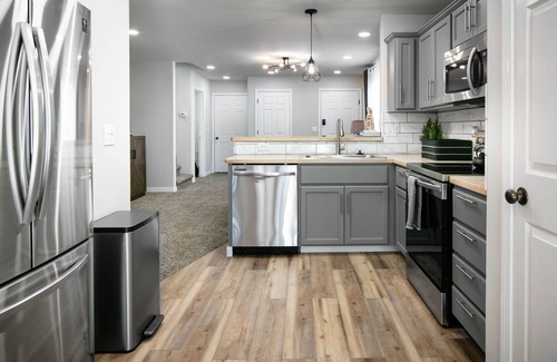 Twin Falls House | Newly Renovated Mid-Modern Townhome Central Twin Falls