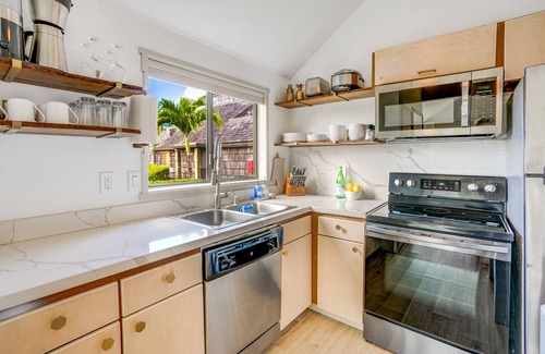 Princeville Condo | Newly Renovated, Modern Beach 70’s Surfer Vibes