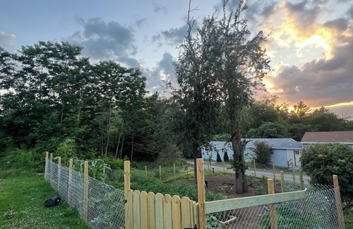 Boothbay Cabin | Newly renovated motel garden rooms heart of boothbay affordable great hospitaliy