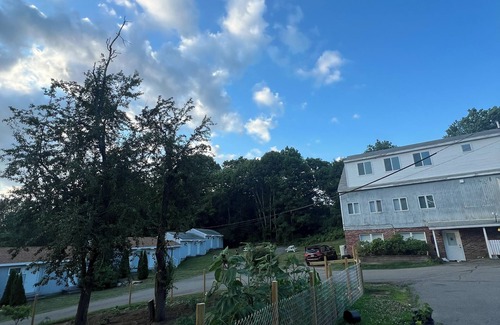 Boothbay Cabin | Newly renovated motel garden rooms heart of boothbay affordable great hospitaliy