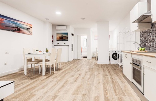 Begona-Santa Catalina Apartment | Newly renovated multicultural zone