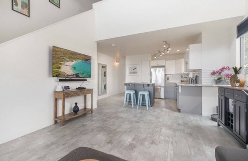Historic Kailua Village Condo | Newly renovated, ocean view, steps from downtown