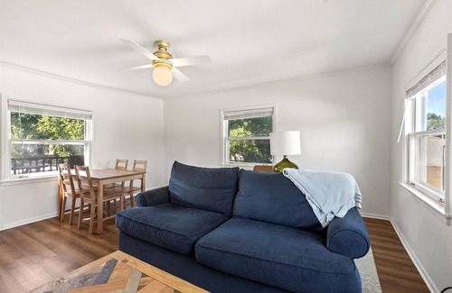 Wauwatosa Apartment | Newly renovated one bedroom & one bath Tosa unit!