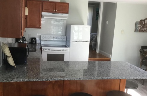 Gloucester Cottage | Newly Renovated One Bedroom Cottage - Walk to Long Beach/Good Harbor Beach