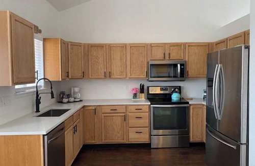 Northglenn House | 🏠 NEWly renovated, Private & Spacious Home