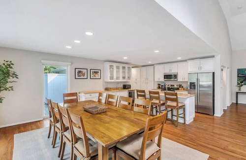 East Quogue House | Newly renovated Quogue Estate, Short Walk to the Beach, Private Pool and.