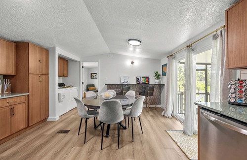 Interlachen House | Newly Renovated Retreat - Ideal for Relaxation, Recreation and Nature!