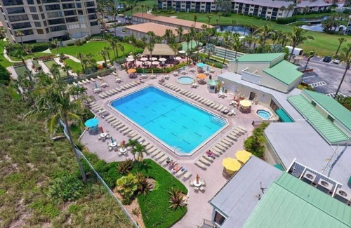 Fort Pierce Condo | ❤️❤️Newly Renovated second floor Unit in Ocean Villas III with KING Bed❤️❤️