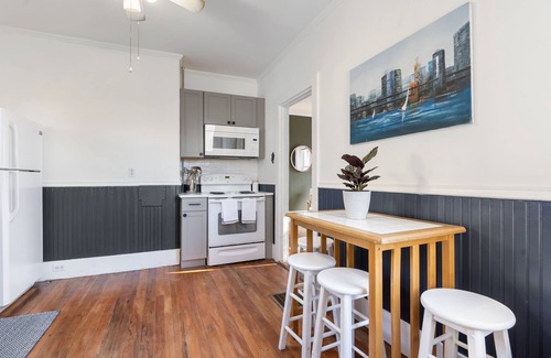 Portland Apartment | Newly renovated spacious 2 bed 1 bath apartment, great location