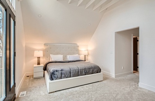 Speer House | Newly renovated spacious 4 bedroom centrally located in the heart of Denver!