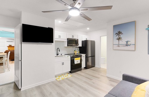 Belleview Apartment | Newly renovated stay with updated appliances, sunny interior, & W/D - dogs ok