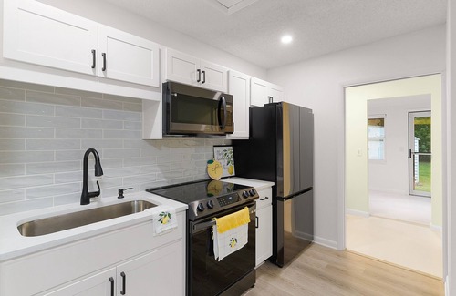 Belleview Apartment | Newly renovated stay with updated appliances, sunny interior, & W/D - dogs ok