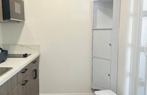 Park Mesa Heights Apartment | Newly Renovated Studio Unit for Mid-Term Rental in the Heart of Los Angeles