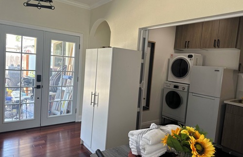 Park Mesa Heights Apartment | Newly Renovated Studio Unit for Mid-Term Rental in the Heart of Los Angeles