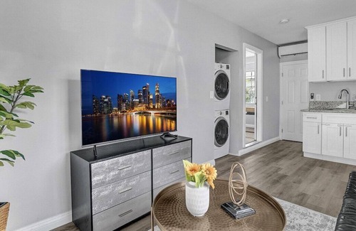 Arcadia Apartment | NEWLY Renovated Studio | Queen Bed | Minutes from downtown Pasadena | 1BR/1BA