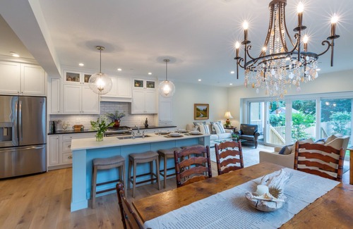 Eastport House | Newly renovated townhome with a fenced yard, gas grill, washer/dryer, central AC