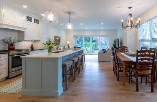 Eastport House | Newly renovated townhome with a fenced yard, gas grill, washer/dryer, central AC