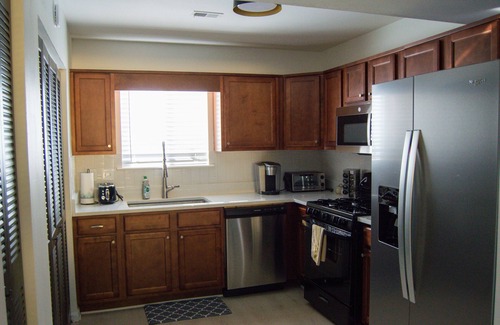 Marietta House | Newly Renovated Townhome near Marietta Square, 2 King Beds