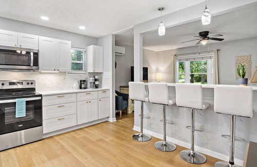 Black Mountain Cottage | Newly renovated cozy cottage in Black Mountain