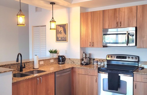 Deerfield Beach Apartment | Newly renovated 2/2 apt-2 min walk to the beach and restaurants