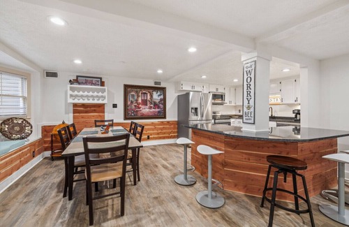 Hendersonville House | Newly Renovated Home North of Nashville