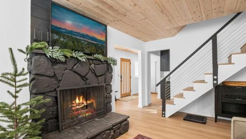 Big Bear Lake House | Newly Renovated Villa 6 Beds Fenced-in Backyard