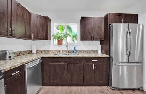 Park East House | Newly Renovated w Heated Saltwater Pool & Hot Tub