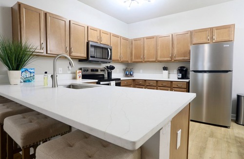 Oxford Condo | Newly Renovated! Walk to campus! "Another Spot that Calls"