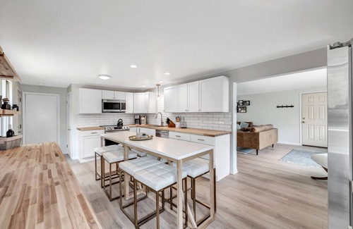 Sister Bay House | Newly renovated! Walking distance to everything!
