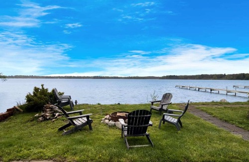 Mayfield House | Newly renovated with hot tub and lake