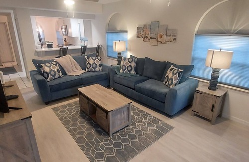 Caloosahatchee Condo | Newly updated 2/25 2-bedroom 2 bath condo with 3 steps to the Pool in Cape Coral