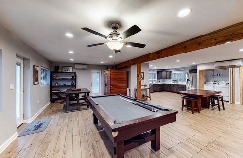 Hendersonville House | Newly-updated 3,200-square-foot mountain home with sauna & firepit - dogs OK