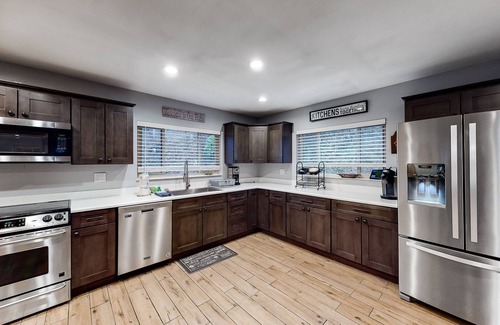 Hendersonville House | Newly-updated 3,200-square-foot mountain home with sauna & firepit - dogs OK