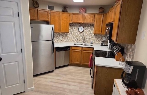 Tucson Condo | Newly updated comfort in the desert foothills. Perfect hiking area.