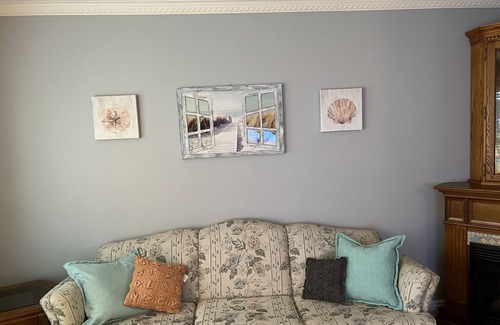 Gulfport Cottage | Newly updated cottage, beach within walking distance.