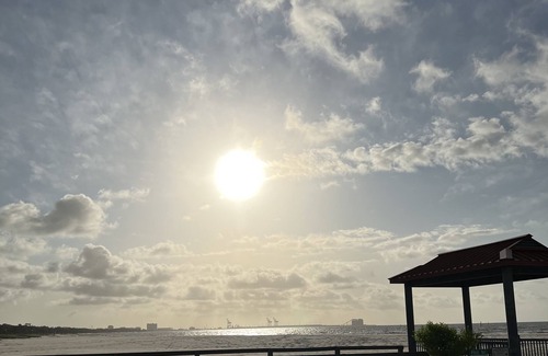 Gulfport Cottage | Newly updated cottage, beach within walking distance.