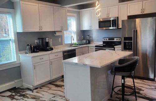 Worcester House | Newly updated/furnished 3 bedrooms house