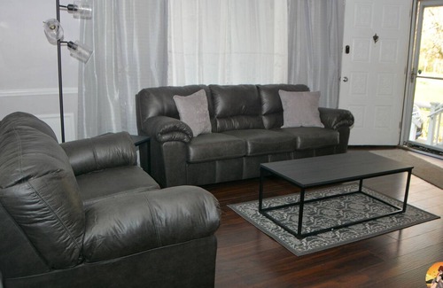 Kenwood Hill House | Newly Updated Home Less than 5 miles from Churchill Downs