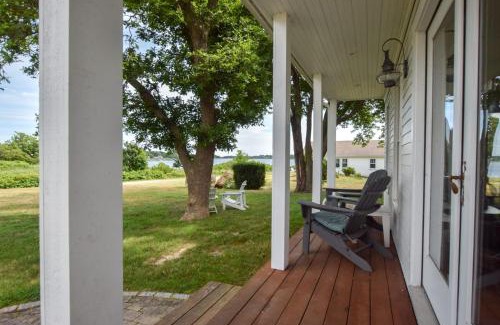 Orleans House | Newly updated spacious steps to water