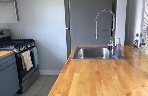 Historic Kailua Village Condo | Newly Updated - Stunning Downtown Kona Getaway With Ocean Views