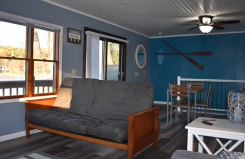 Newville House | Newly updated water retreat. PONTOON for rent, FREE golf & ICE at local course