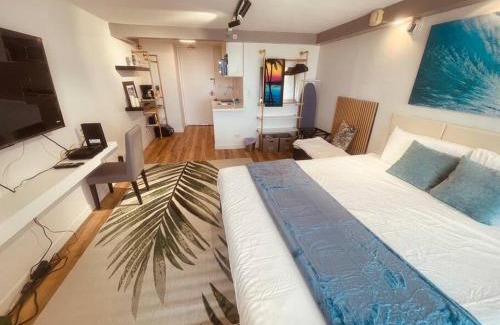 Waikiki Apartment | Newly upgrade King bed oceanview 3303